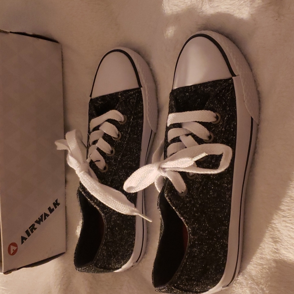 Girls Size 1 1/2 Legacee Airwalk Shoes
